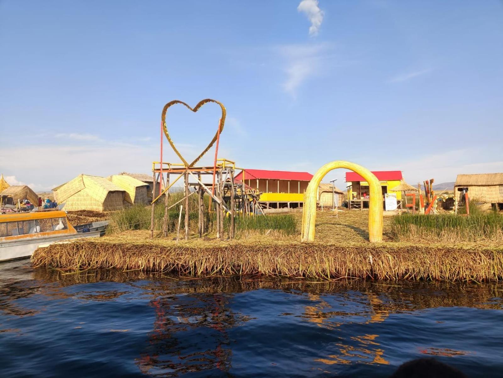 Hostal Vista Al Lago Titicaca Puno Bagian luar foto